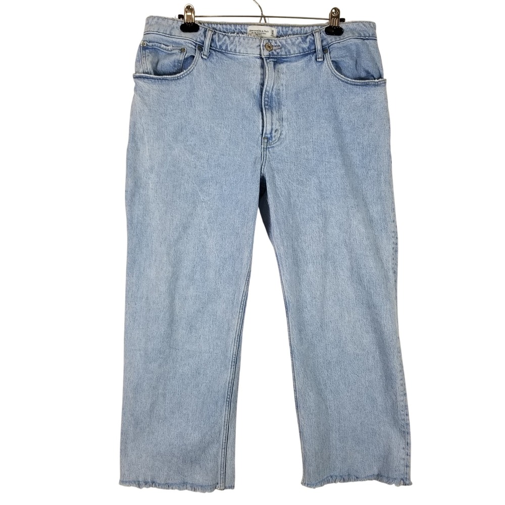 Abercrombie & Fitch The 90s Relaxed Jeans High Rise Light Wash Raw Hem 33 16S